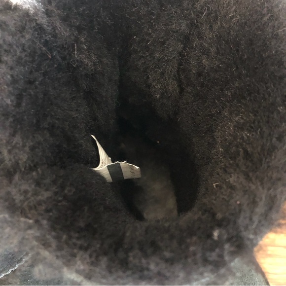 UGG Mini With Silver And Black Animal Print Bows Size 7 - Picture 7 of 10